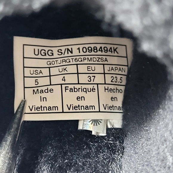 UGG Women's Black Fuzzy Slippers - Picture 7 of 10